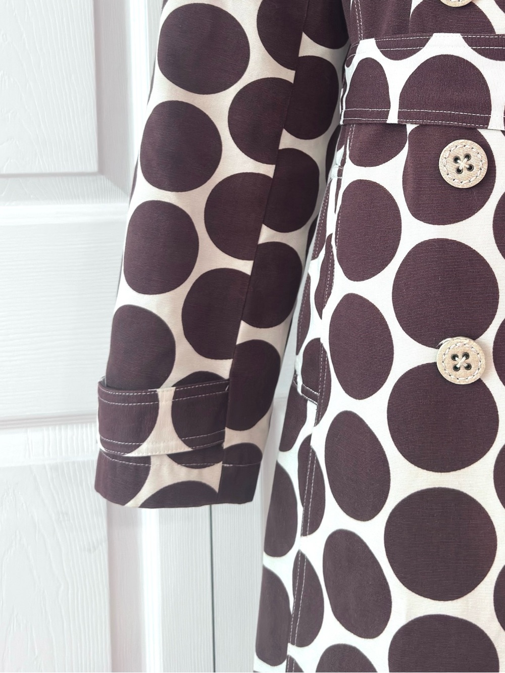 MERONA ~ Chocolate Brown Polka Dot Trench Coat w/Cream Background and Pockets - Picture 4 of 12